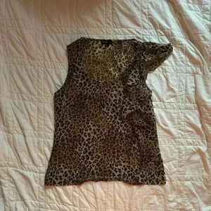 Y2k sheer leopard delicate tank top Georgiou Studio women’s size 10 ruffles